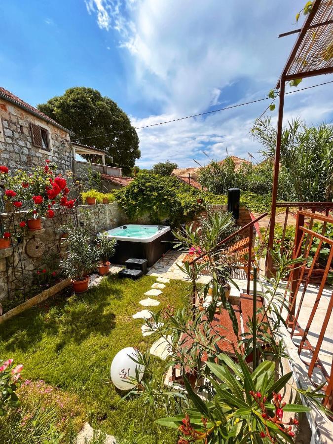 Holiday Home Skala With Hot Tub & Kala With Terrace Pitve Exteriér fotografie