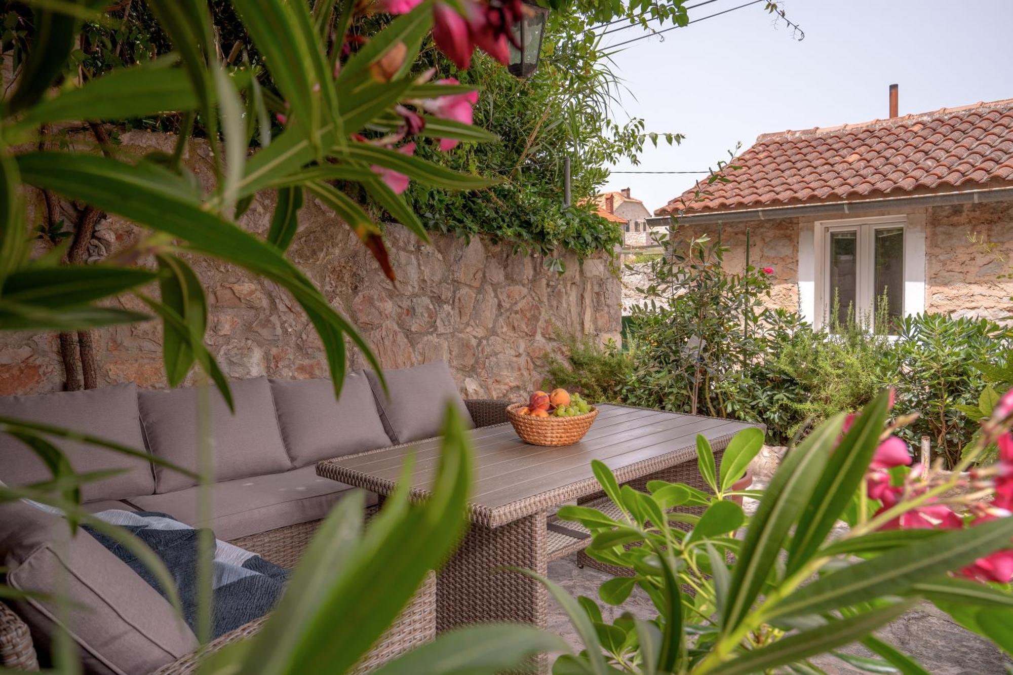 Holiday Home Skala With Hot Tub & Kala With Terrace Pitve Exteriér fotografie